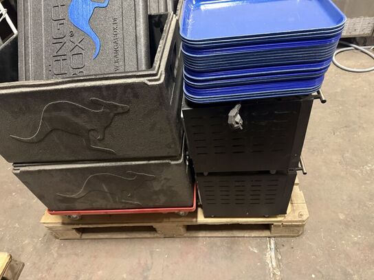 4 kanga thermokasser. 2 vogne til thermokasser. 2 små ovne. (MOMSFRI)