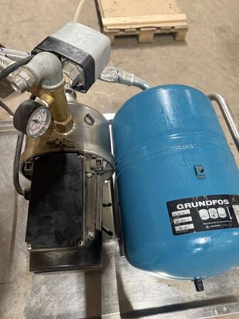 Grundfos vandtrykshæver  (MOMSFRI)