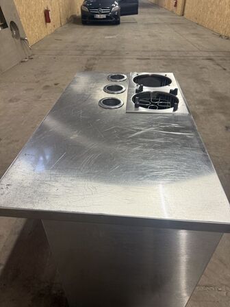 Buffetbord på hjul l.125. d70. h90. (MOMSFRI)