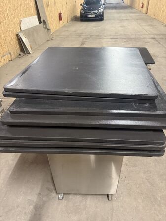 12 stk. Kunstlæder bordplader 80*80 (MOMSFRI)