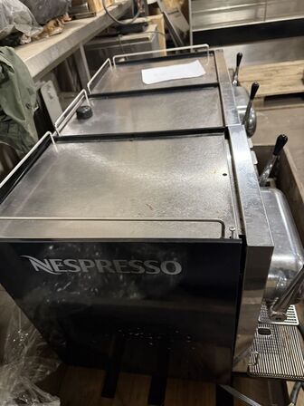 Nespresso aquila 440 kaffemaskine  (MOMSFRI)