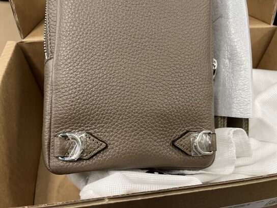 Taske MONTBLANC Grain On body bag Noisette MB220206