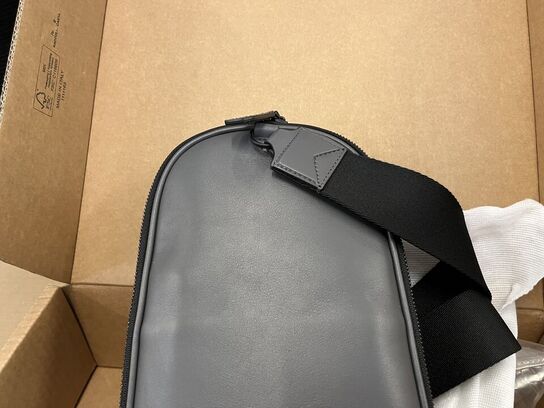 Sling taske MONTBLANC Montblanc m_gram 4810 LT forged iron MB131845