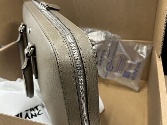 Dokumenttaske MONTBLANC Sartorial Thin Document Case Mastic MB198109