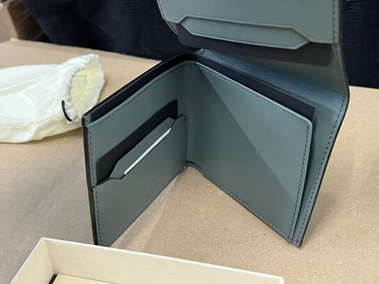 Pung MONTBLANC Soft thin wallet trio 4cc Pewter MB198147