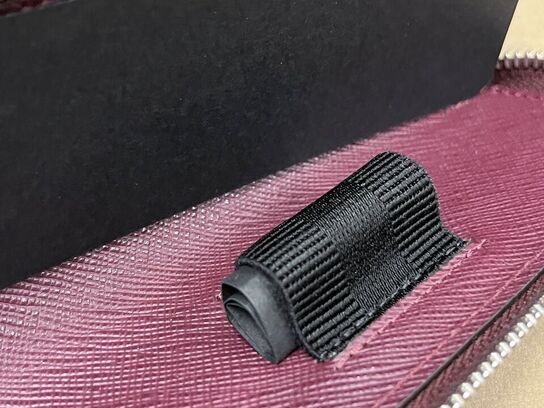 1-pen pouch zip MONTBLANC Sartorial Cassis MB199382