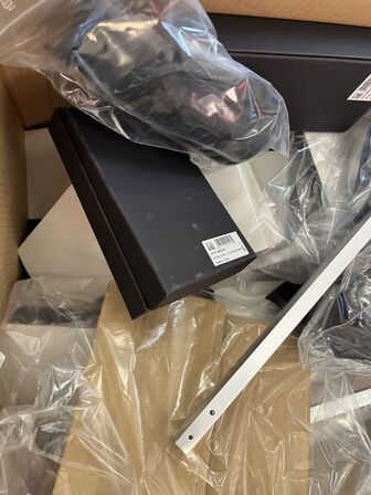 Kasser med diverse udgåede & defekte varer MONTBLANC