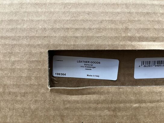 Messenger taske MONTBLANC Sartorial Tri Messenger Cassis MB199364
