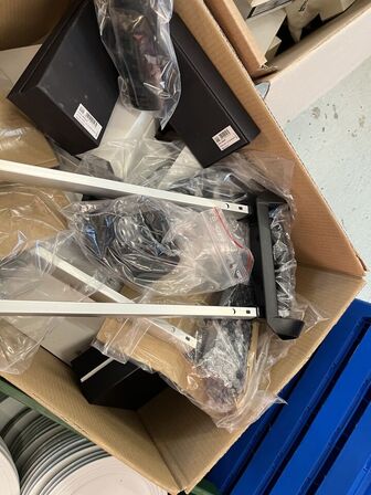 Kasser med diverse udgåede & defekte varer MONTBLANC