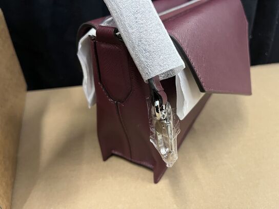 Messenger taske MONTBLANC Sartorial Tri Messenger Cassis MB199364