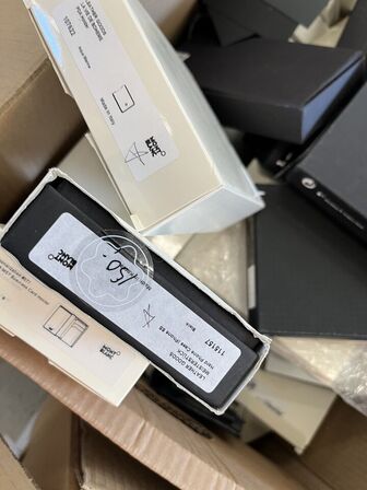 Kasser med diverse udgåede & defekte varer MONTBLANC