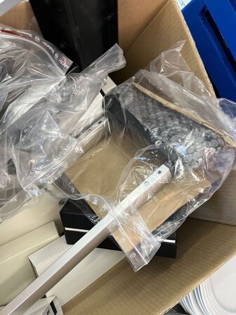 Kasser med diverse udgåede & defekte varer MONTBLANC