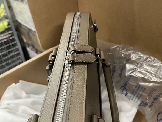 Dokumenttaske MONTBLANC Sartorial Thin Document Case Mastic MB198109