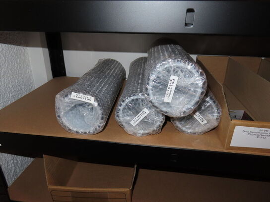 Reol med indhold af cykeldele