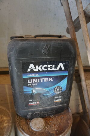 Parti kalk, olie, m.v.