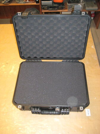2 stk. flightcase - med plukskum til tilpasning af indhold, ubrugt