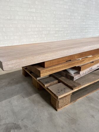 Diverse massive egetræs planker