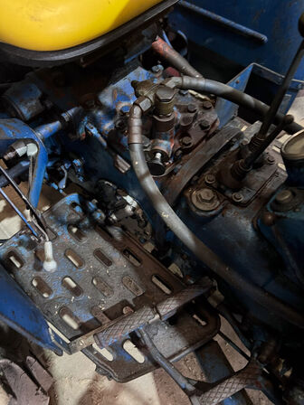 Traktor FORDSON DEXTA m. skovl