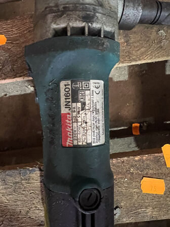 Pladenipler MAKITA JN1601 & centerkniv MAKITA JS1670