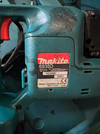 Gipsskruetrækker MAKITA 6835D inkl. batteri og lader