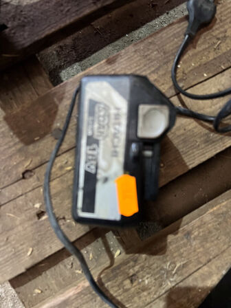 Multicutter HITACHI CV 18DBL m. 2 stk. batterier