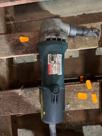 Pladenipler MAKITA JN1601 & centerkniv MAKITA JS1670