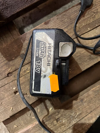 Multicutter HITACHI CV 18DBL m. 2 stk. batterier