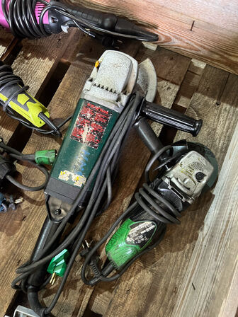 Blandet værktøj bl.a. METABO, HITACHI m.v. inkl. kompressor