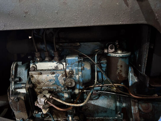 Traktor FORDSON DEXTA m. skovl
