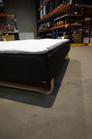 Huma Premium Boxseng med meder og topmadras 140x200 cm