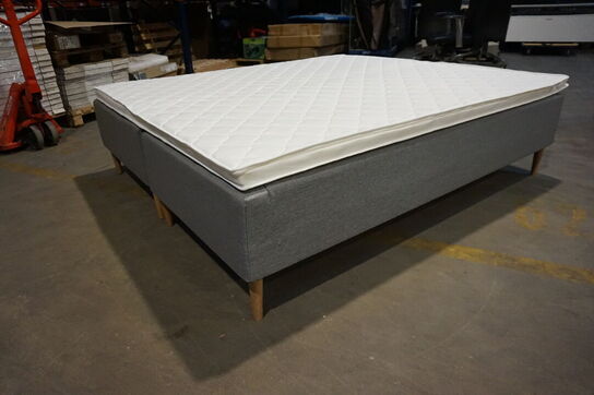 Huma Nordic dobbeltseng med topmadras 180x200 cm 
