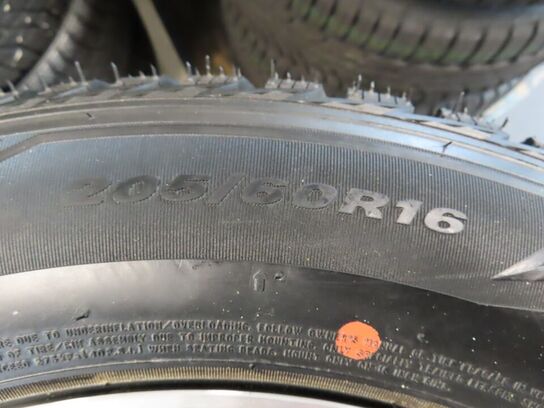 4 stk. Alufælge med pigdæk 205/60R16