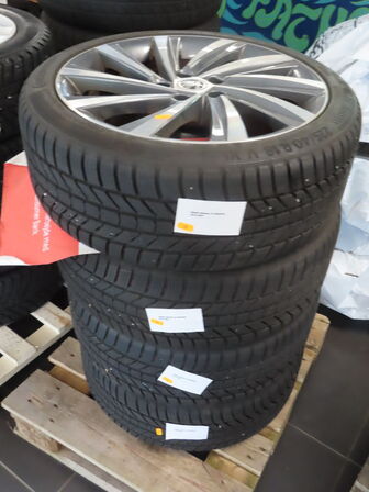 4 stk. Alufælge 225/40R18