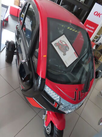 3-Hjulet elektrisk kabinescooter MOTOCR