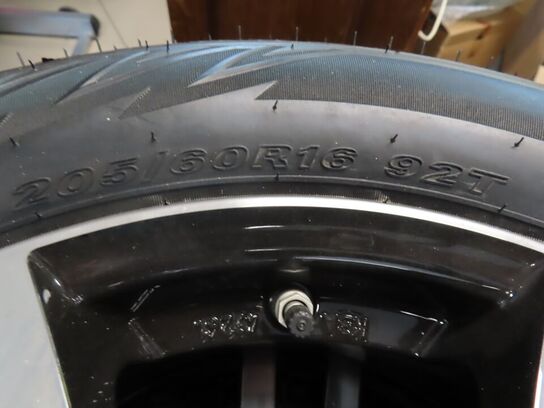 4 stk. Alufælge med pigdæk 205/60R16