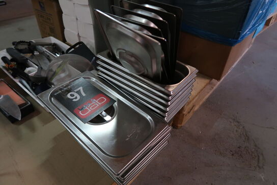 Diverse køkkenredskaber m.m. 