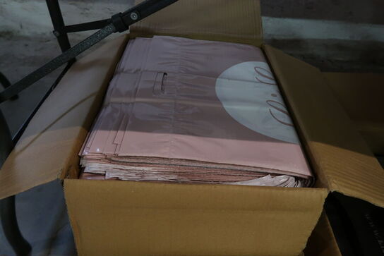 Stort parti plastikposer med logo 