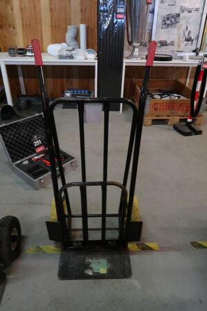 Sækkevogn med udfaldsrampe