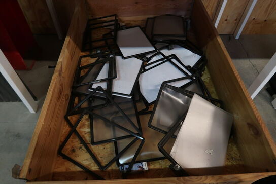 Diverse skilteholdere m.m. 