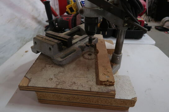 Makita boremaskine & søjlestativ