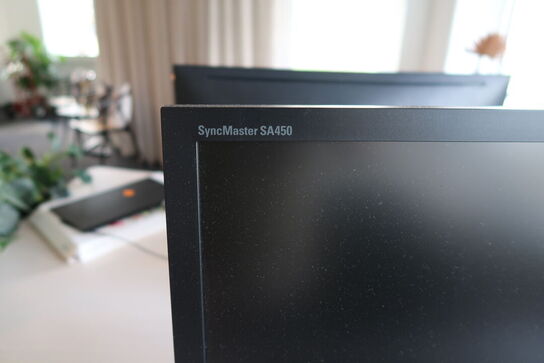 Computerskærm SAMSUNG SyncMaster SA450 med tastatur, mus og dockingstation