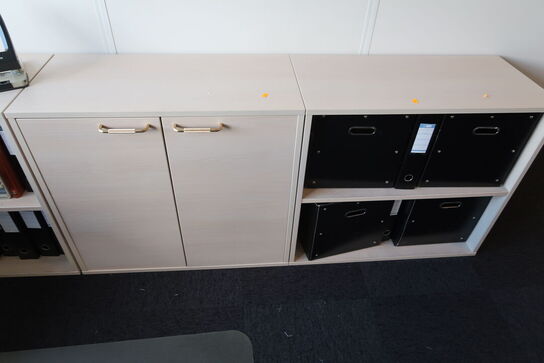3 stk. skabe/reoler uden indhold