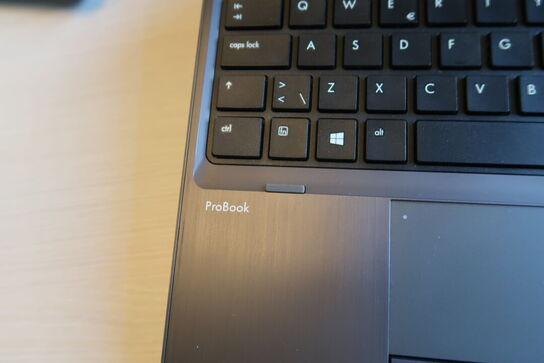 Bærbarcomputer HP ProBook 6570b, Computerskærm HP EliteDisplay E231, 