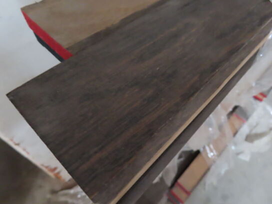 2 pk. Fodlister i massiv egetræ. mørkbejdset