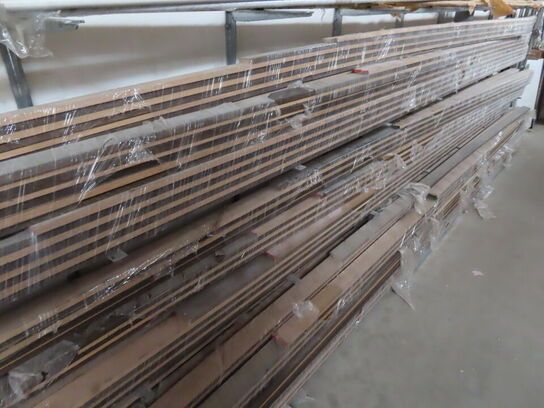 2 pk. Fodlister i massiv egetræ. mørkbejdset