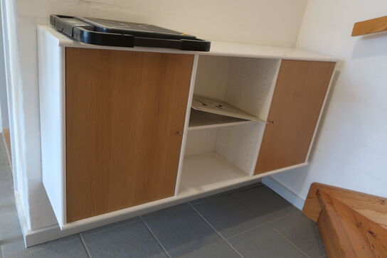 Kommode uden indhold