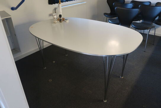 Spisebord FRITZ HANSEN Piet Hein SuperElipse 