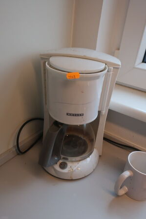 Mikroovn samt kaffemaskine 