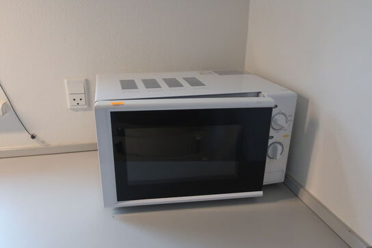 Mikroovn samt kaffemaskine 