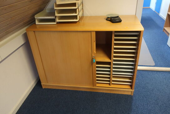 6 stk. reoler samt jalousiskab 